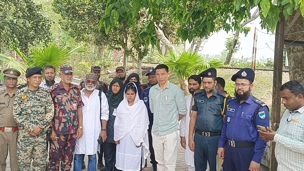 স্বামী-সন্তান দেখতে এসে কারাগারে  ৮ মাস পর দেশে ফিরলেন ভারতীয় নারী