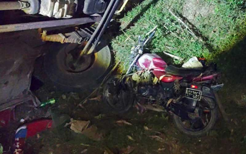 চট্টগ্রামে বাস খাদে পড়ে ৩ জন নিহত