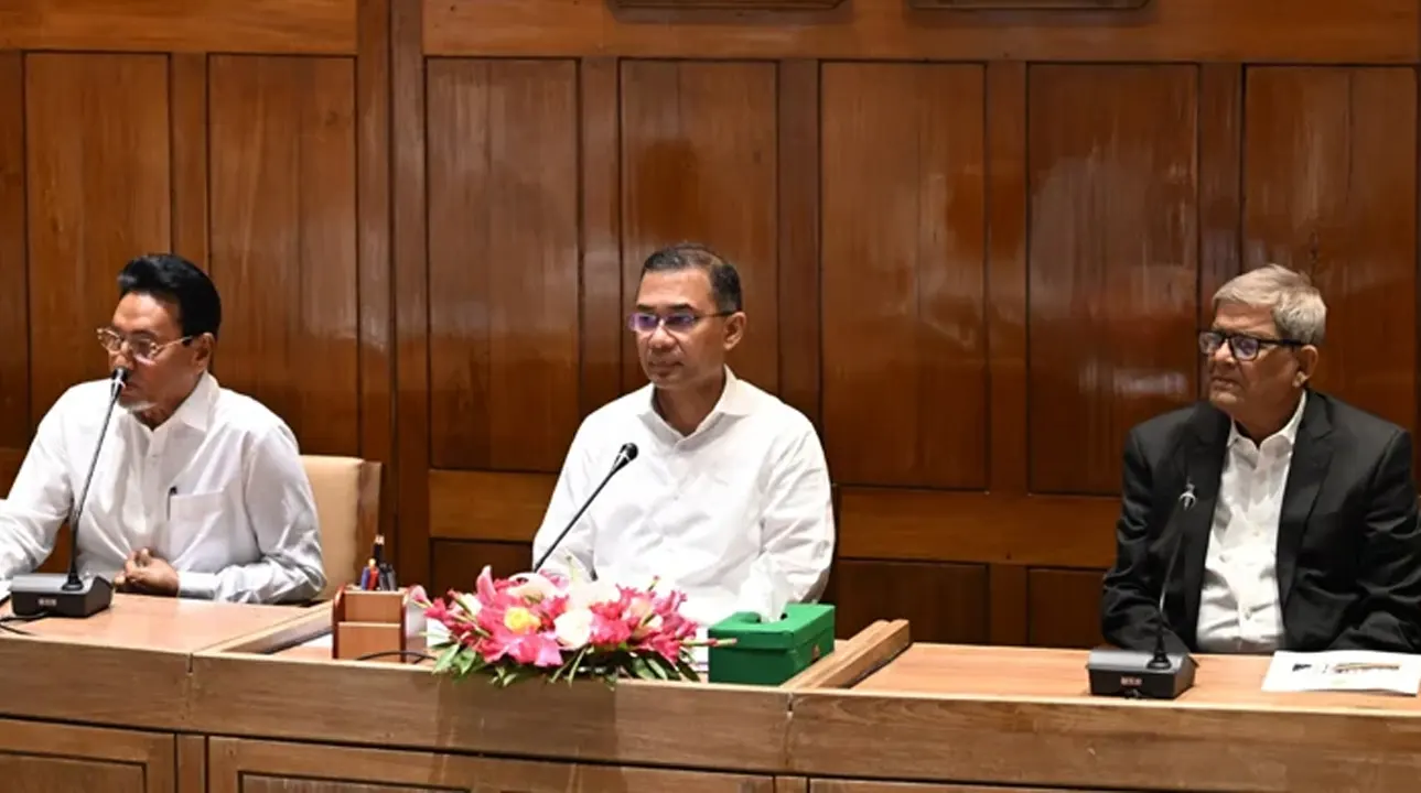 মন্ত্রী-এমপিদের চলনে-বলনে মার্জিত থাকতে বললেন প্রধানমন্ত্রী