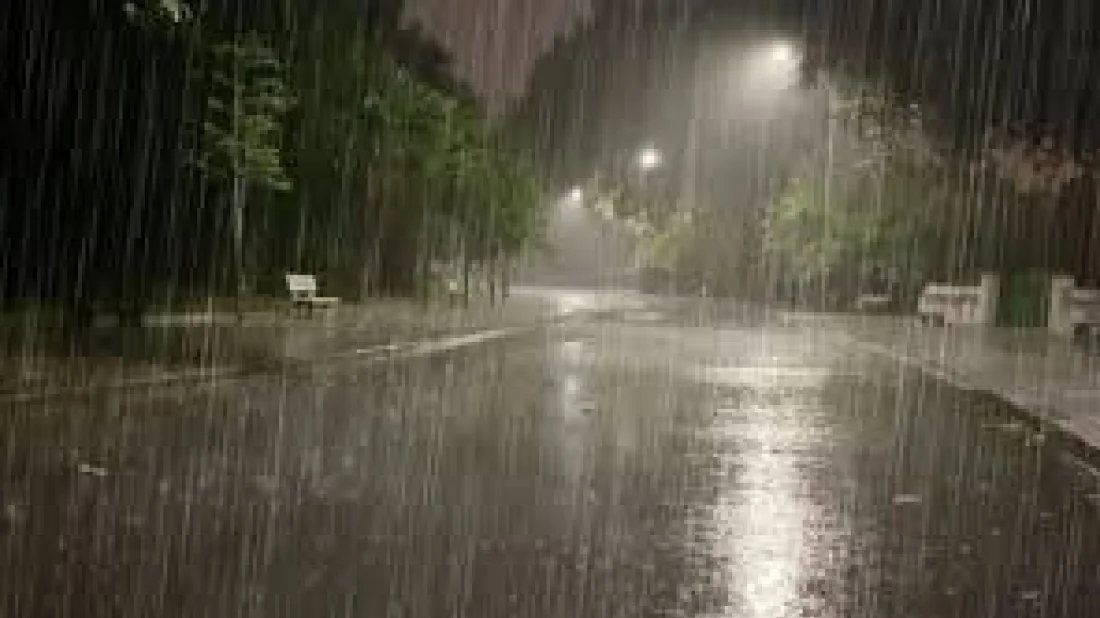 ঢাকাসহ সারাদেশে বজ্রবৃষ্টির আভাস, ৩ অঞ্চলে হতে পারে ঝড়