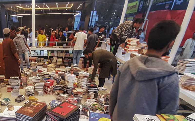 শেষের পথে একুশে বইমেলা