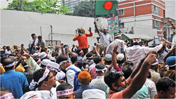 সোমবার থেকে কর্মবিরতির ঘোষণা শিক্ষকদের