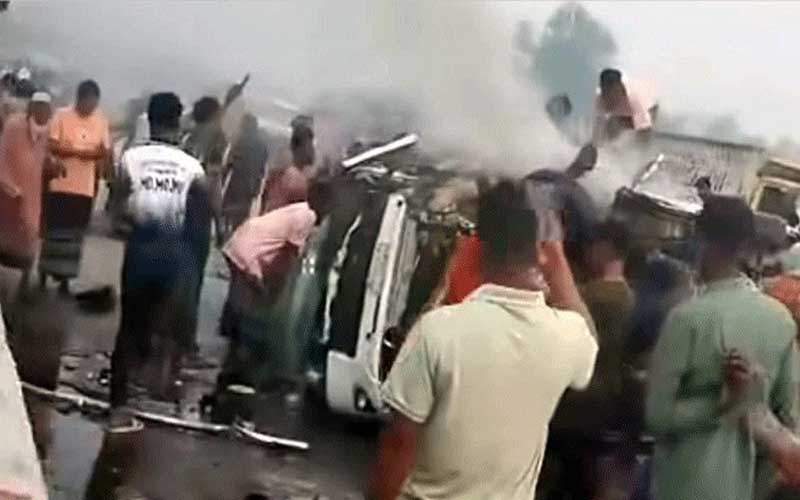 শেরপুরে মাইক্রোবাসে সিলিন্ডার বিস্ফোরণে ৩ মৃত্যু, দগ্ধ ৯ জন হাসপাতালে