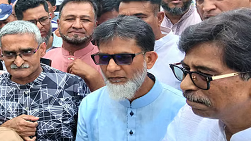 কুমিল্লায় বাস-ট্রেন সংঘর্ষ: এক লাখ টাকা করে পাবে নিহত ১২ জনের পরিবার