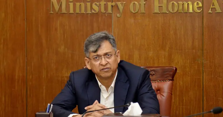 জুলাই বিপ্লবের বীরদের ভয় নেই; দায়মুক্তি অধ্যাদেশ জারির ঘোষণা স্বরাষ্ট্রমন্ত্রীর