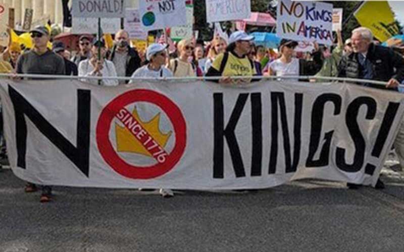 রাজতন্ত্র নয়, গণতন্ত্র চাই’: যুক্তরাষ্ট্রে লাখো মানুষের ‘নো কিংস’ বিক্ষোভ