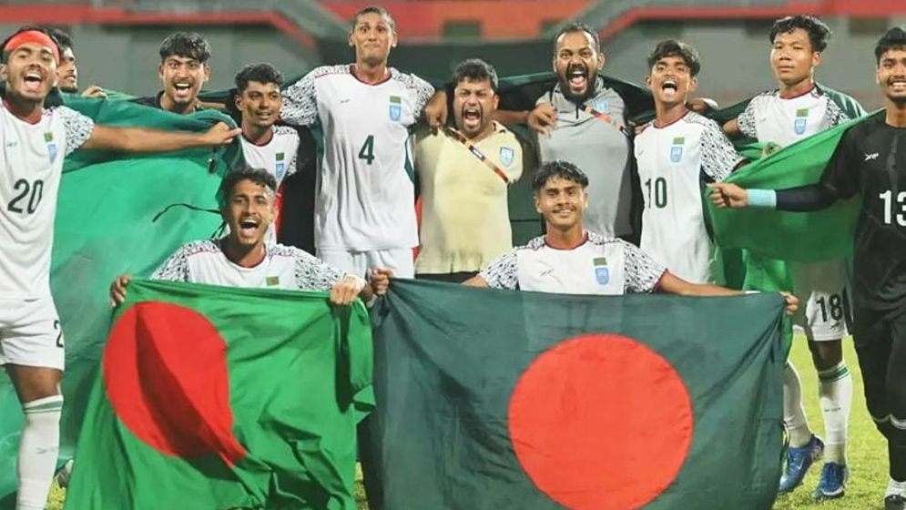 চ্যাম্পিয়ন বাংলাদেশ দলের ফুটবলারদের পুরস্কার ঘোষণা করলেন ক্রীড়া প্রতিমন্ত্রী