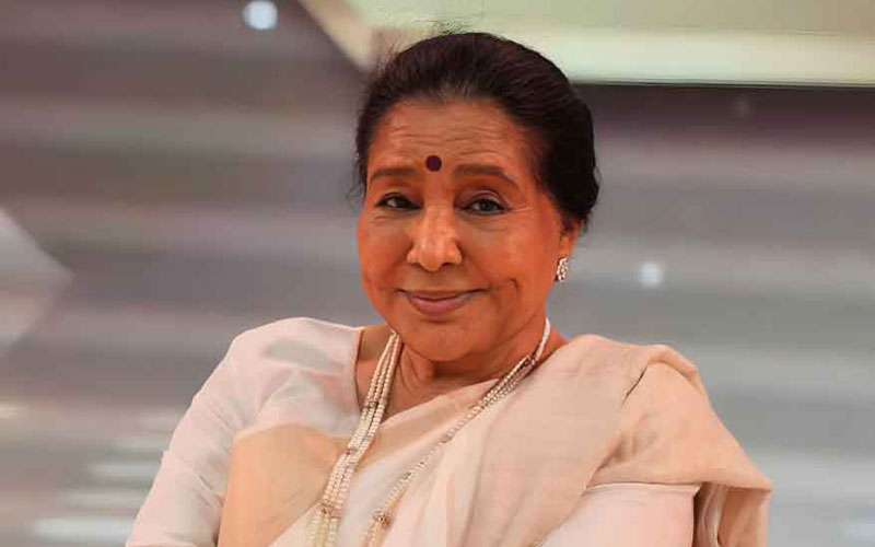 হাসপাতালে আশা ভোসলে, অবস্থা সংকটাপন্ন