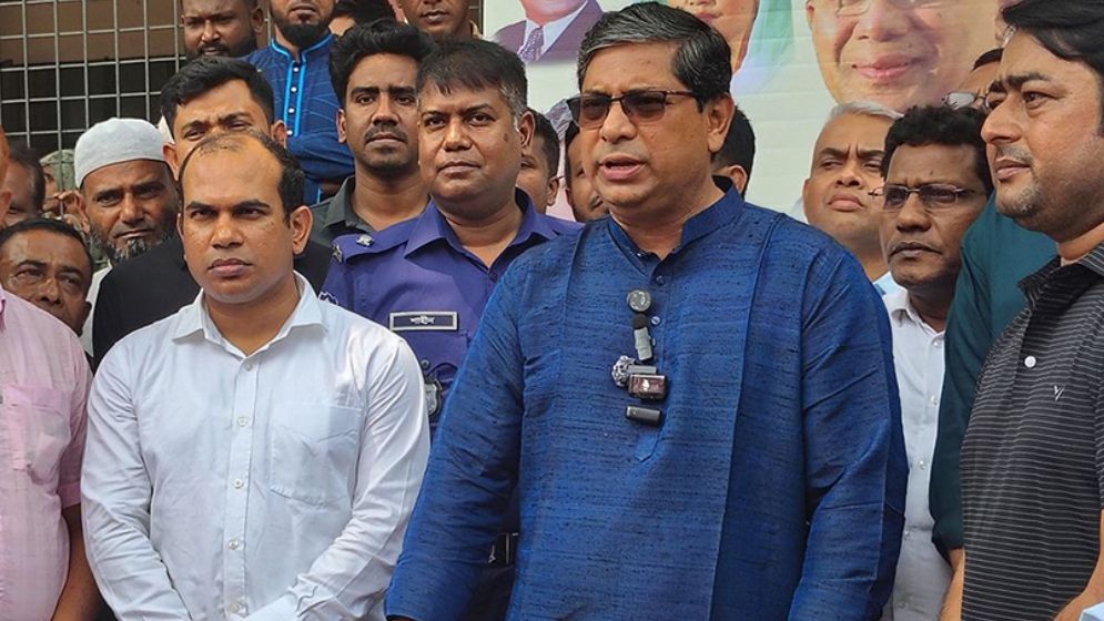 দেশে জ্বালানি তেলের পর্যাপ্ত মজুত রয়েছে: প্রতিমন্ত্রী