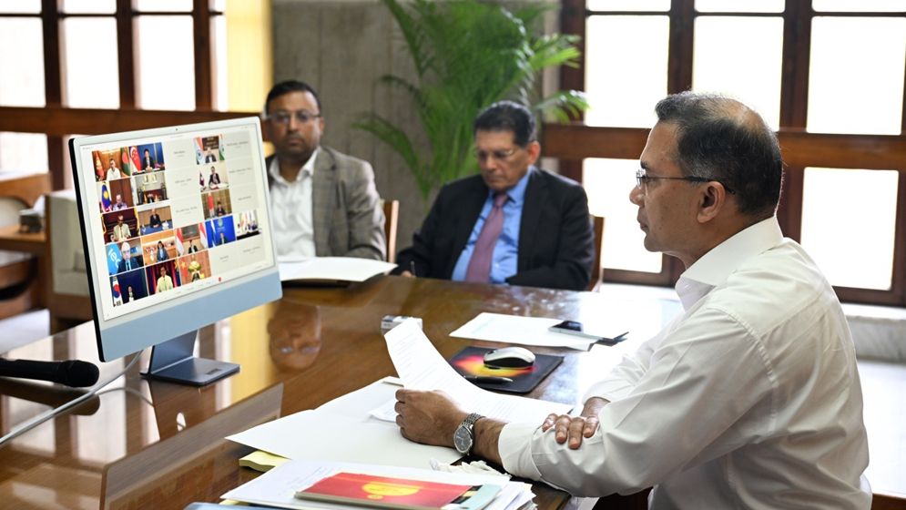 Bangladeshi tailor in Dubai