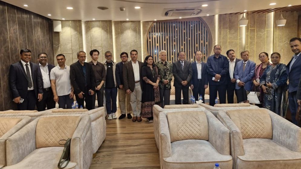 বেইজিংয়ের পথে বিএনপির প্রতিনিধি দল