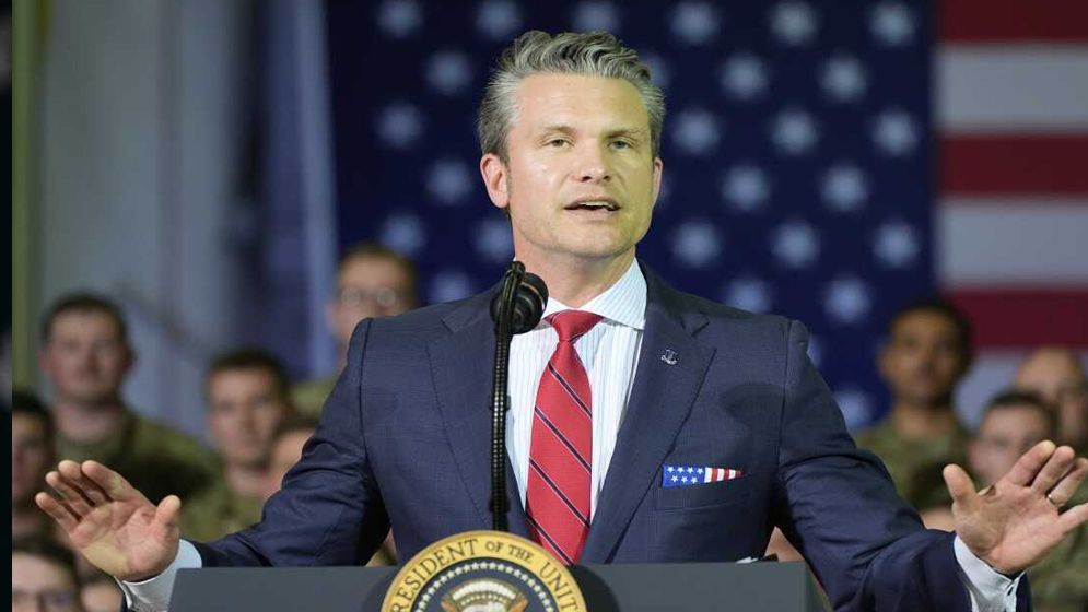 প্রেসিডেন্টের আদেশ পেলেই পদক্ষেপ: ফের যুদ্ধ শুরুর হুঁশিয়ারি মার্কিন প্রতিরক্ষামন্ত্রীর