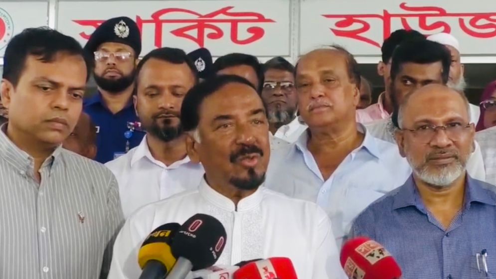 Bangladeshi tailor in Dubai