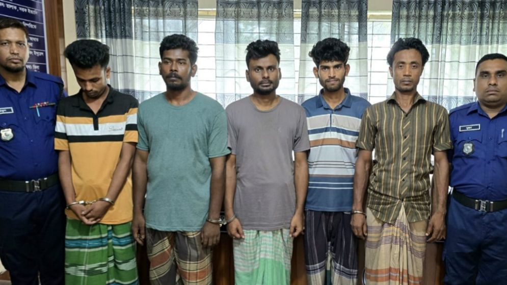 ইমো হ্যাকিং চক্রের ৫ সদস্যকে গ্রেফতার করল পুলিশ