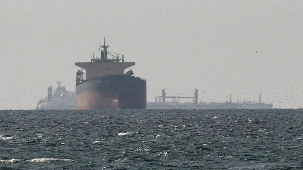 হরমুজ প্রণালিতে ইরানি জাহাজ আটকের দাবি ট্রাম্পের