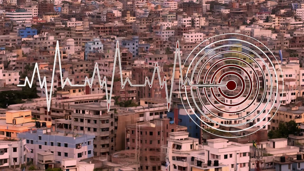 সাতসকালে ভূমিকম্পে কাঁপল রাজধানীসহ বিভিন্ন এলাকা