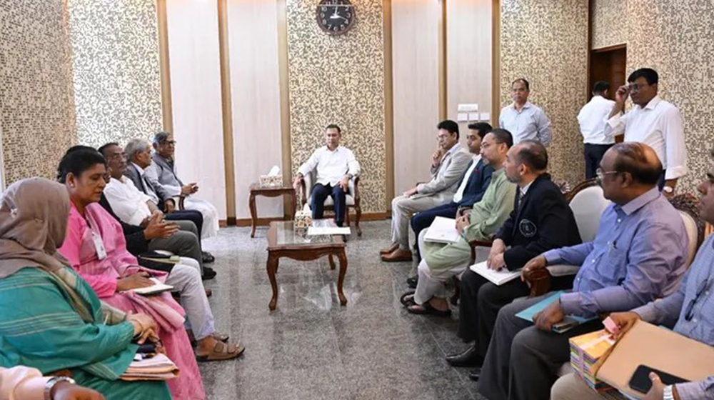 প্রধানমন্ত্রীর সঙ্গে অধ্যাপক আবদুল্লাহ আবু সায়ীদের বৈঠক