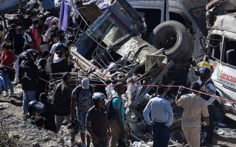 কলম্বিয়ায় মহাসড়কে বোমা হামলা, নিহত অন্তত ১৪