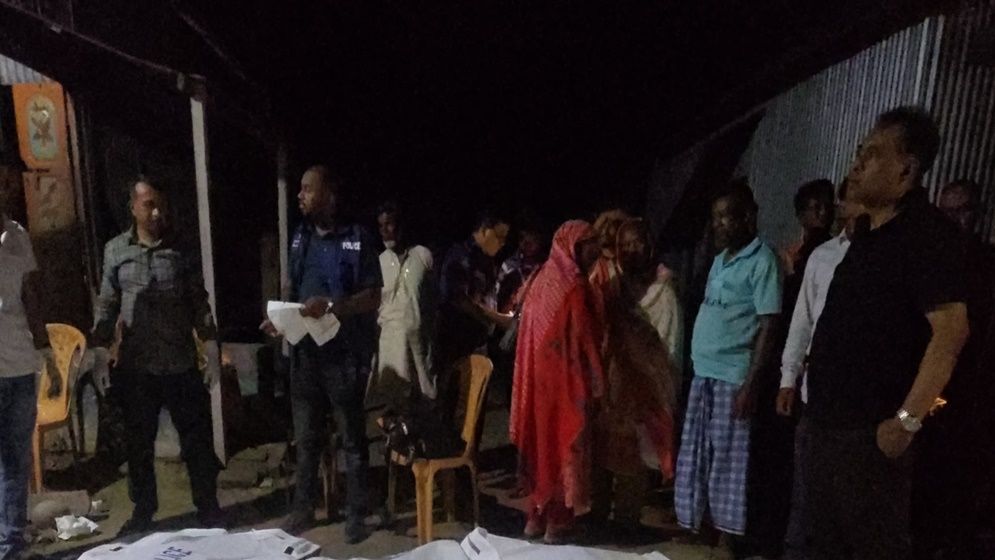 ট্রাক-মাইক্রোবাস সংঘর্ষে কুড়িগ্রামে নিহত তিন