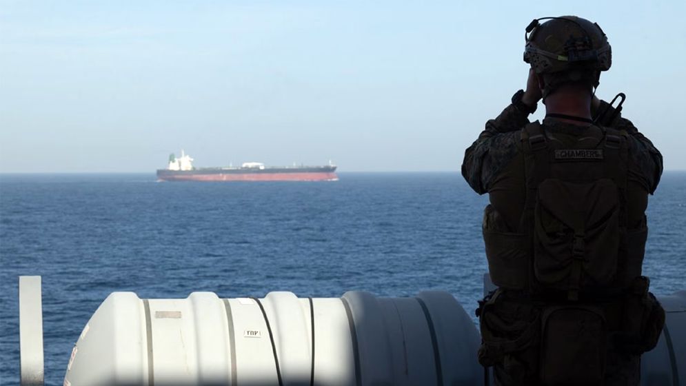 ৭২ ঘণ্টায় মার্কিন অবরোধ ভেঙেছে ৫২ ইরানি জাহাজ