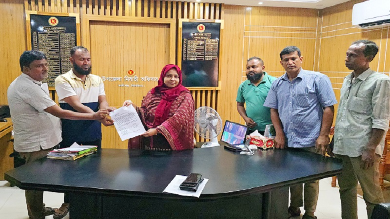 দলিল লেখক কল্যাণ ফান্ডের নামে চাঁদাবাজী ইউএনও’র কাছে লিখিত অভিযোগ