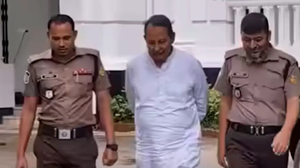 ‘টেনশন কইরেন না’—ইনুকে বলা সেই দুই পুলিশ সদস্য শাস্তির ঝুঁকিতে