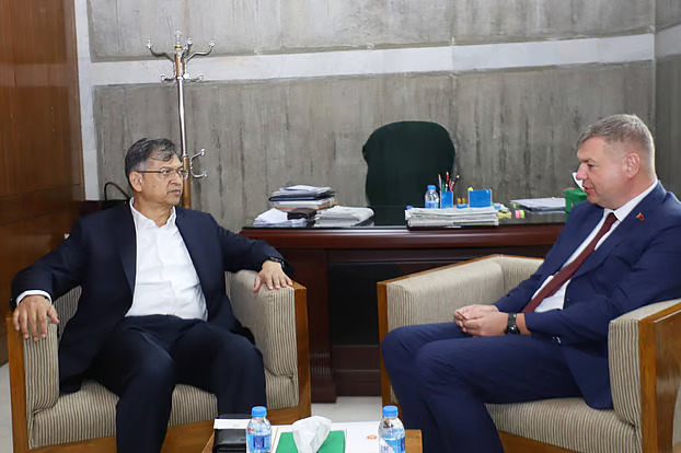 বাংলাদেশ–বেলারুশ সহযোগিতা জোরদারে বৈঠক, স্বরাষ্ট্রমন্ত্রীর সঙ্গে রাষ্ট্রদূতের সাক্ষাৎ