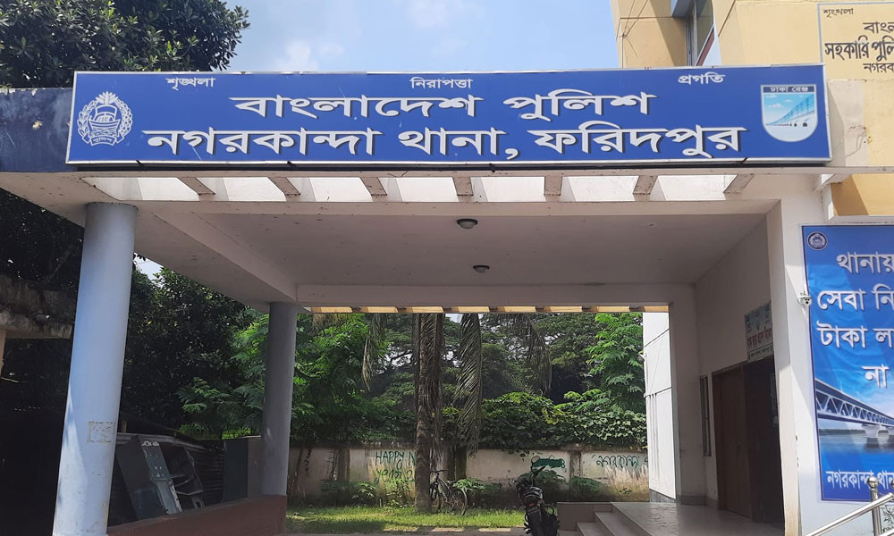 বেপরোয়া ট্রাকের ধাক্কায় ২০ আহত, গণপিটুনিতে চালকের মৃত্যু
