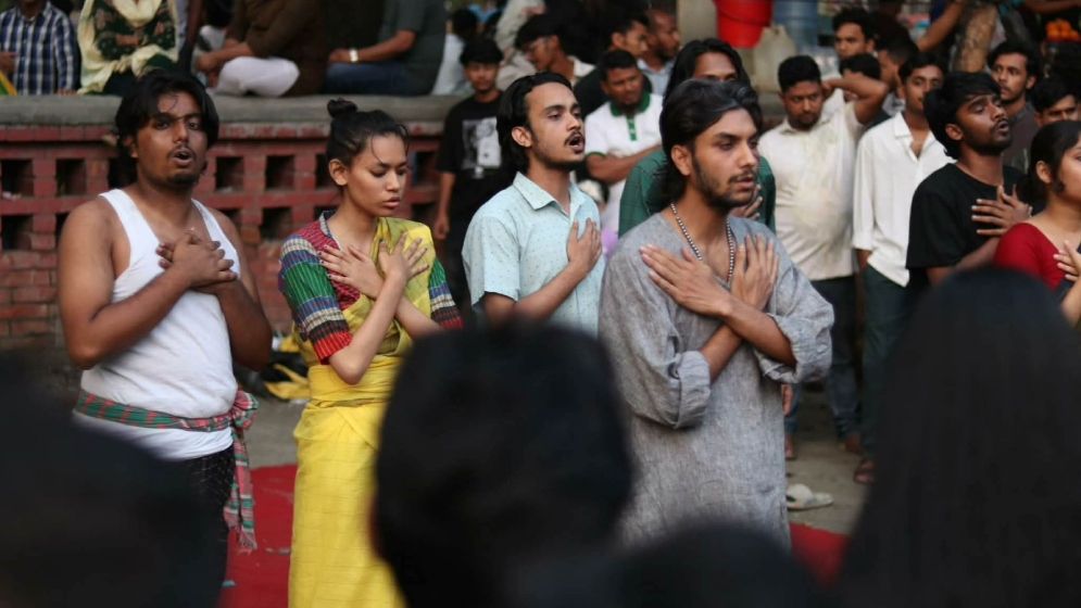 চা-শ্রমিকদের জীবনের বাস্তবতা উঠে এলো ঢাবির নাটক ‘১৭০ টাকা’-তে