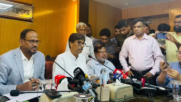 দেশে পর্যাপ্ত পরিমাণ কোরবানির পশু আছে, আমদানির প্রয়োজন নেই: প্রাণিসম্পদ মন্ত্রী