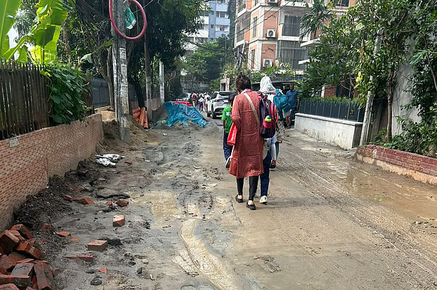 এত বৃষ্টি হলেও কমেনি দূষণ, শীর্ষে ঢাকা
