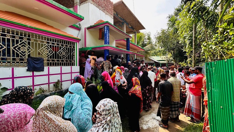 গাজীপুরে মা ও শিশুসহ একই পরিবারের ৫ জনকে গলা কেটে হত্যা