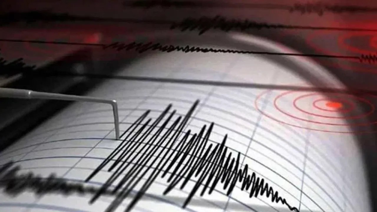 গভীর রাতে মিয়ানমারের সাথে ভূমিকম্পে কাঁপলো বাংলাদেশও