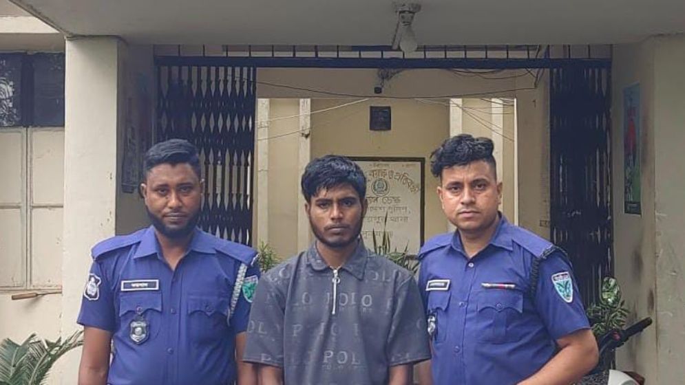 ১৮৯০ পিস ইয়াবাসহ সীমান্তে একজন গ্রেফতার