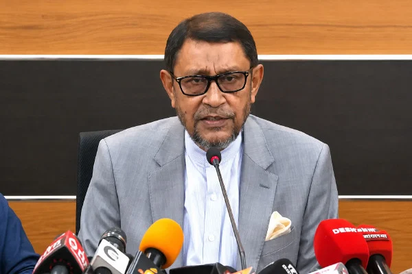 ডেঙ্গু রোগীদের ফ্রি চিকিৎসা দেওয়া হবে : স্বাস্থ্যমন্ত্রী