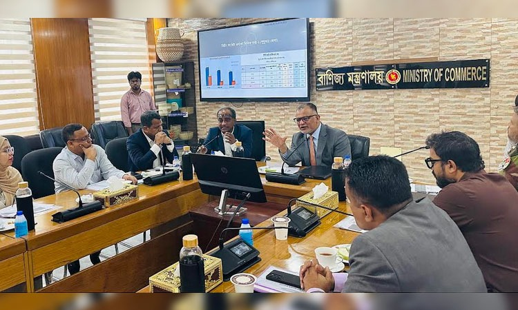 টিসিবি’র পণ্য তালিকায় যোগ হচ্ছে চা-লবণ-সাবান: বাণিজ্য উপদেষ্টা