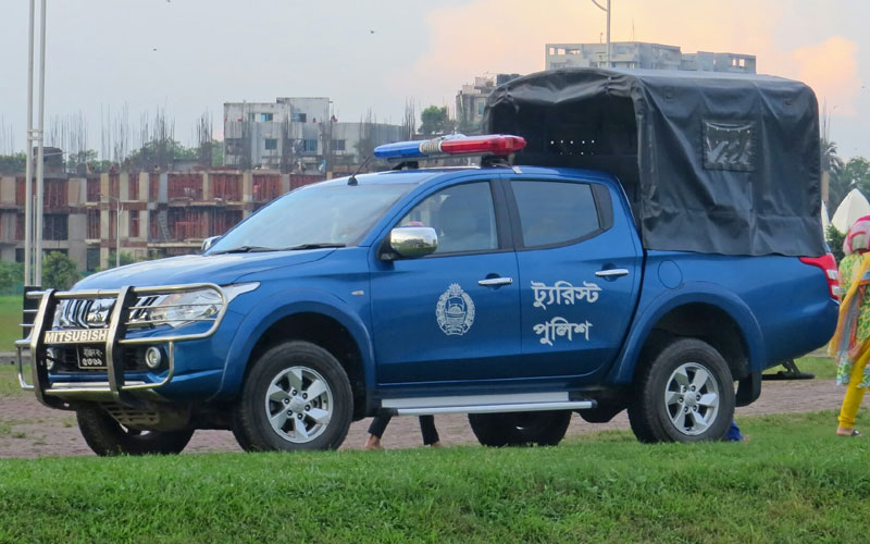 পুলিশের জন্য ২১২টি ডাবল কেবিন পিকআপ কিনবে সরকার