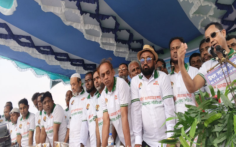 টাংগুয়ার হাওরে আনন্দ ভ্রমণ ও মতবিনিময় সভায়- হাওর বন্ধু কামরুজ্জামান কামরুল এমপি