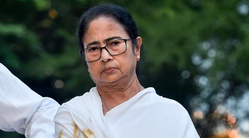 মমতার বিরুদ্ধে জোট বাঁধলেন সায়নী ঘোষসহ ১৯ তৃণমূল এমপি