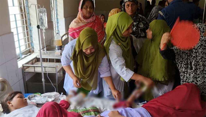 টাঙ্গাইলে টিউবওয়েলের পানি পান করে  ৩৩ শিক্ষার্থী অসুস্থ