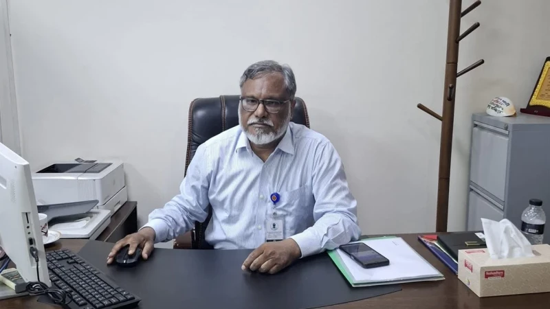 সাংবাদিকদের টয়লেট পরিষ্কারের দায়িত্ব দেওয়া উচিত: স্বাস্থ্যের উপপরিচালক
