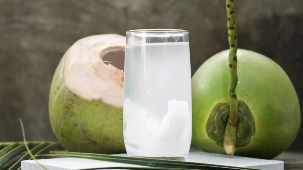 উজ্জ্বল ত্বকের গোপন রহস্য হতে পারে ডাবের পানি