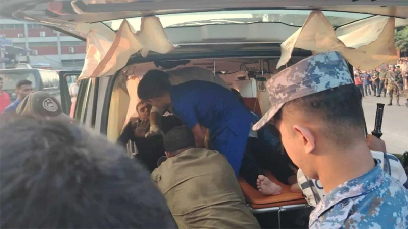 শাহজালালের আগুন নেভাতে গিয়ে ১৭ আনসার সদস্য আহত
