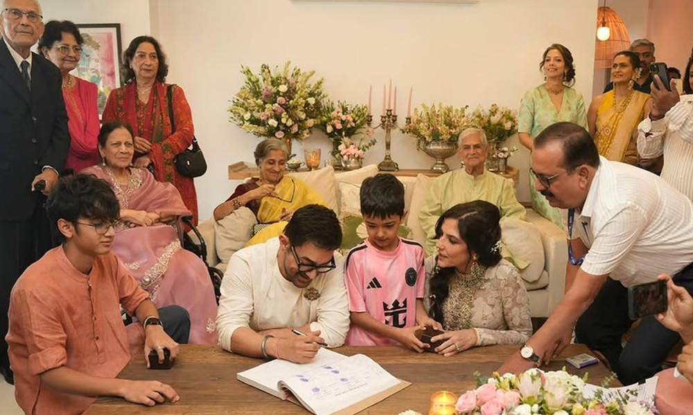 সন্তানদের উপস্থিতিতে বিয়ের পিঁড়িতে আমির খান