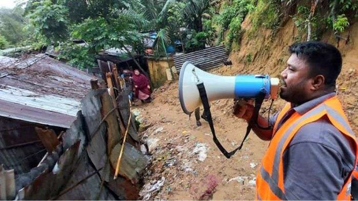 চট্টগ্রামে পাহাড়ধসের শঙ্কা, ঝুঁকিপূর্ণ এলাকায় মাইকিং