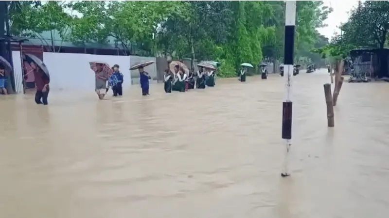 খাগড়াছড়িতে ৩ সড়কে যান চলাচল বন্ধ