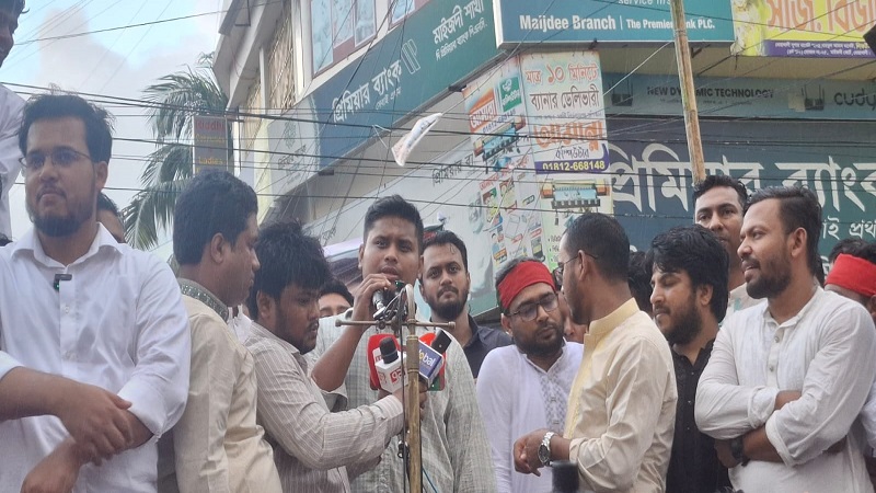 জুলাইয়ের আগেও ভোট চুরি ছিল, জুলাইয়ের পরেও ভোট চুরি হয়েছে: নোয়াখালীতে হাসনাত আব্দুল্লাহ
