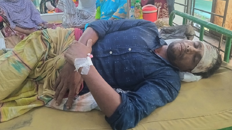 ডোমারে বামুনিয়ায় পূর্ব শত্রুতার জের ধরে ব্যবসায়ীকে মারপিট