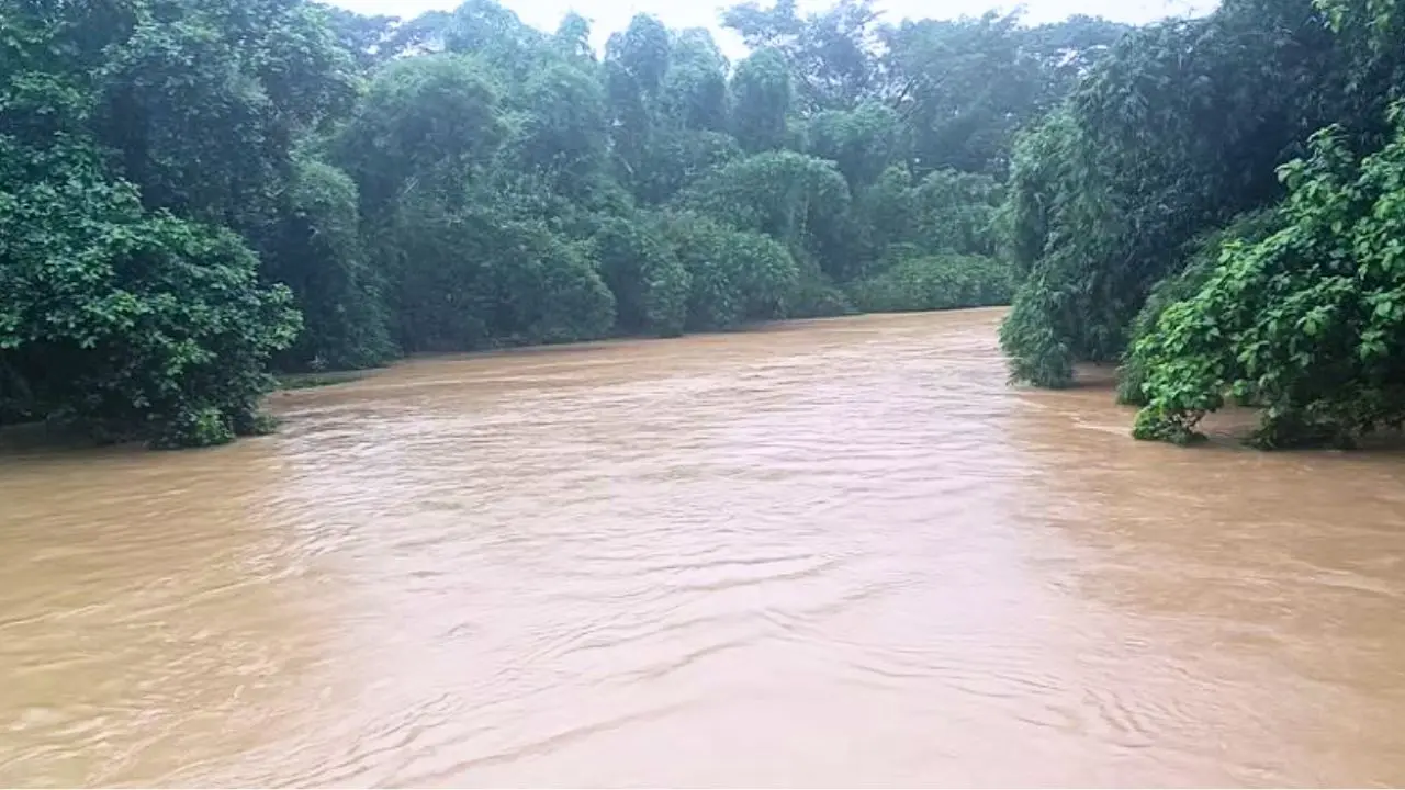 দেশের ৪ নদীর পানি এখনও বিপৎসীমার ওপরে