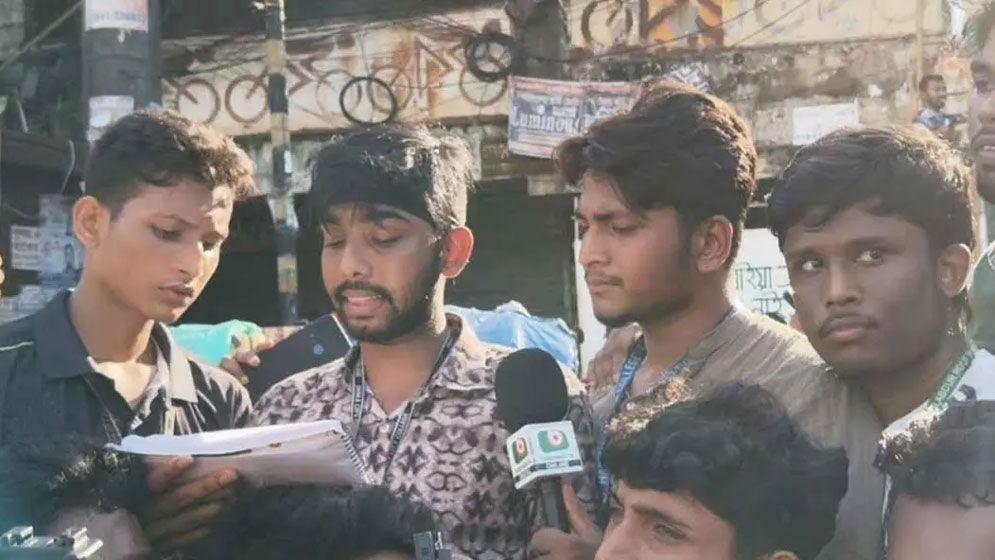 সন্ধ্যা ৬টার মধ্যে শিক্ষামন্ত্রীর পদত্যাগসহ তিন দাবি